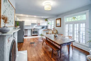 Bright & Spacious 3 BDRM- Near Cobbs Hill Park - Image 3