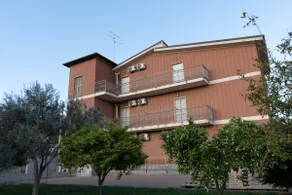 (Siderno) Three-room apartment on the 1st floor + Parking Space & Garden - Image 2