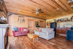 Lake Shore Cabin-sleeps 6 - Image 4