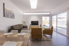 Villa conviviale et familiale avec piscine chauffée, terrasse et internet haut débit | Vue jardin - Image 2