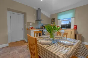 2 bed period Victorian property in historic town - Image 5