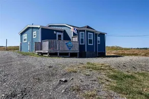 Blue Whales Oceanfront Cottage - Spillars Cove, NL - Image 2