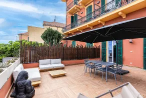 Beachfront accommodation with terrace - Image 2