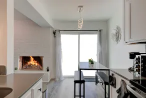 Modern Private 2BR Condo in Vibrant SoCo - Image 5