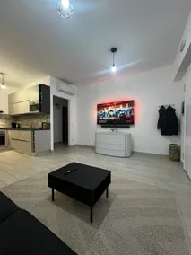 Elegant & Spacious 2BR 2BA Unit with Private Patio - Image 2