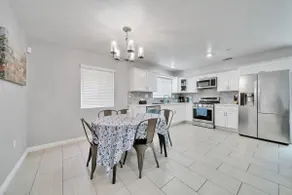 I Bright & Spacious Home Near DTLA - Image 3