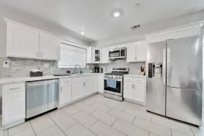 I Bright & Spacious Home Near DTLA - Image 4