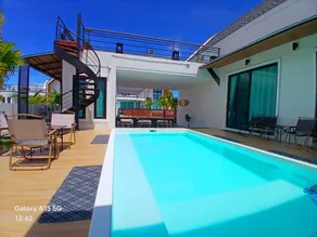 Large villa with private pool - Image 5