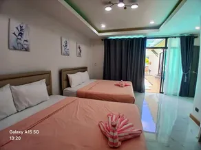 Large villa with private pool - Image 3