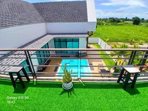 Large villa with private pool - Image 2