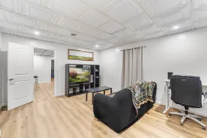 Modern 2BR Downtown | Greenbrier Trail Access - Image 4