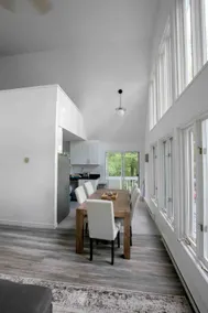 Grippen Lakehouse: Waterfront Cottage for 10 - Image 5