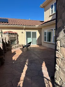 Large home-5 beds-5 baths 5500 sqft of living area - Image 2