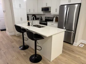 Cozy 3 Bedroom Townhome Hyde Park Mall & Western University - Image 2