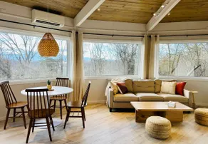 Round House with Mountain View and Hot Tub - Image 4
