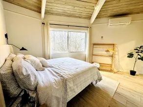 Round House with Mountain View and Hot Tub - Image 3