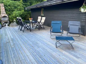 Cabin with sunny plot and view. - Image 4