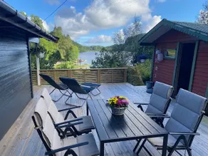 Cabin with sunny plot and view. - Image 3