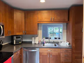 Cozy Townhouse in Springfield - Image 3