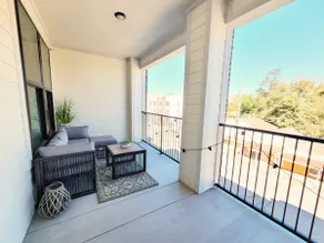 New 3bed/2bath Downtown - Image 4