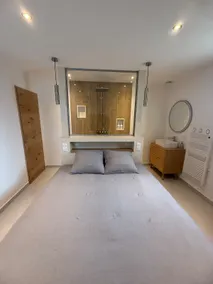 Modern and air-conditioned apartment - Image 5