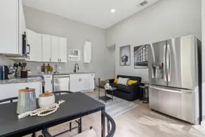 Spacious Family Retreat near Downtown - Image 3