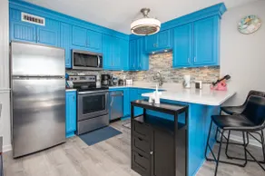 Royal Garden Oceanfront 2BR & 2BA:Blue Water Vista - Image 5