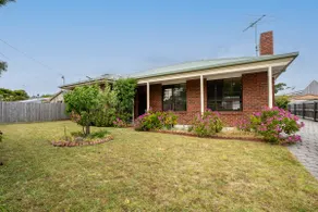 Family Beach House Near Barwon River & Beaches - Image 4