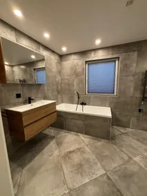Beautiful spacious home. - Image 3