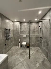 Beautiful spacious home. - Image 4