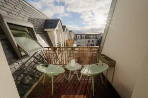 Golden Nest - Paris & Disney - Luminous & modern - Image 2