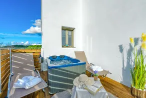 Luminosa Villa-Outdoor Jacuzzi-Near to Shipwreck - Image 3