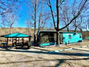 Lakeside Lodge - Image 2