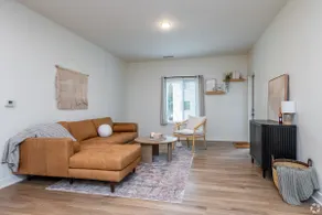 Cozy 2-bedroom apartment in Kansas City North - Image 2
