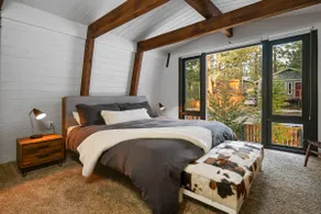 The Ireland Lake House - Image 5