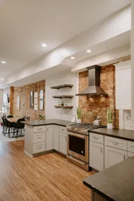 Stunning 4BR Townhome Rooftop City Views - Image 4