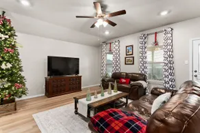 Brahma Plains~ Modern, Clean & Ready! - Image 3