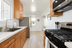 •Stylish 2BR in Dtwn Riverside• - Image 4