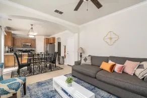 Spacious/Clean Home! - Quiet Safe, 10min to Casino - Image 2