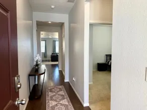 Cozy new home in Denver area - Image 3