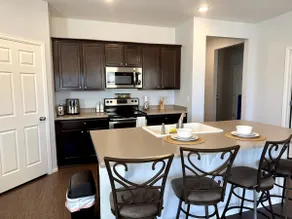 Cozy new home in Denver area - Image 4