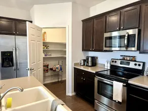 Cozy new home in Denver area - Image 5