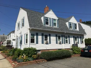 Cozy Space w/ AC & Office, Walk to Beach/ Downtown - Image 4