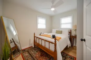 *Whole House* | 4-BR Home | 2 Kitchens + Free WiFi - Image 4