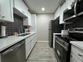 Glenmeadow Retreat 2BR Sleeps 6! - Image 4