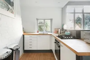 Spacious Flat in Central Arundel - Image 3