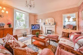 Luxury Three Bedroom House With Private Hot Tub - Image 2