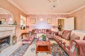 Luxury Three Bedroom House With Private Hot Tub - Image 3