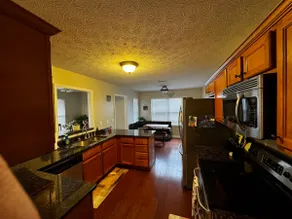 Cozy 3BR Retreat in Huber! - Image 3