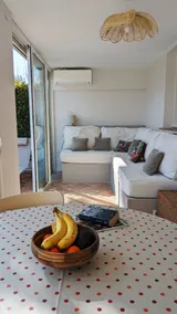 On the water: 50 m² terrace, paddle, air con & parking - Image 5